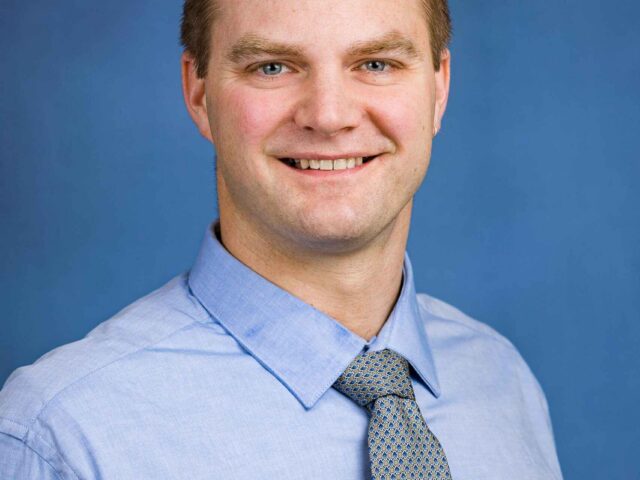 Grinnell completes Business Lines Producer Development Program